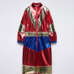 Metallic Red and Gold superhero costume size 5/6
With detachable cape from Zara